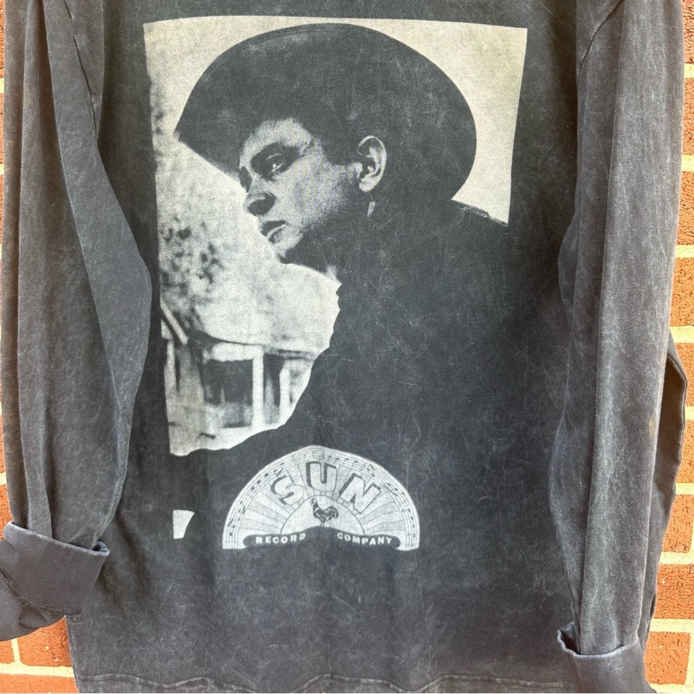 American Eagle Graphic Long Sleeve - Picture 2 of 4